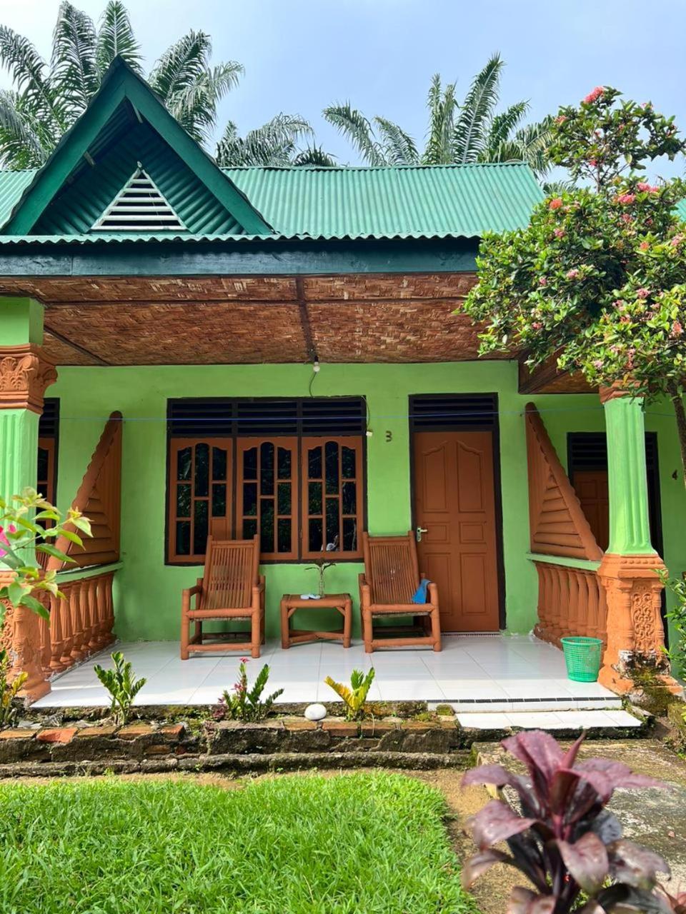 Wisma Batu Mandi Bukit Lawang Luaran gambar
