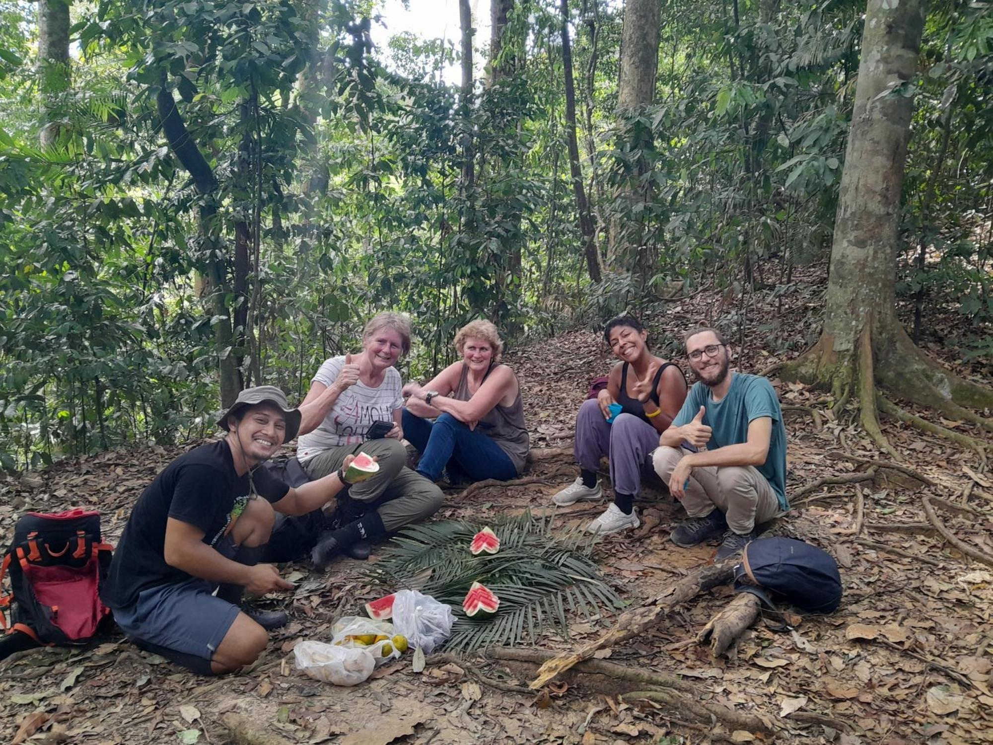 Wisma Batu Mandi Bukit Lawang Luaran gambar